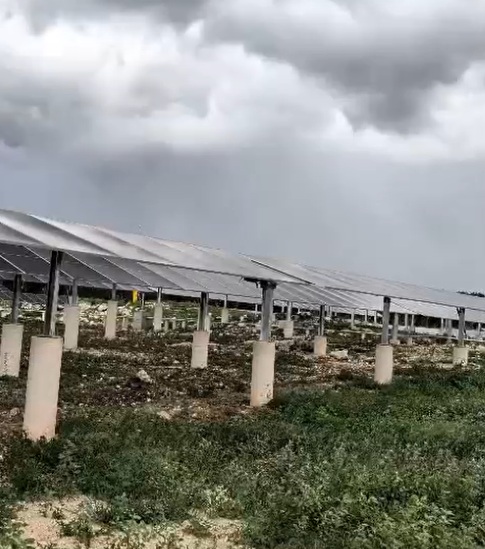 المكسيك - جهاز تتبع شمسي أحادي المحور بقدرة 1.3 ميجاواط